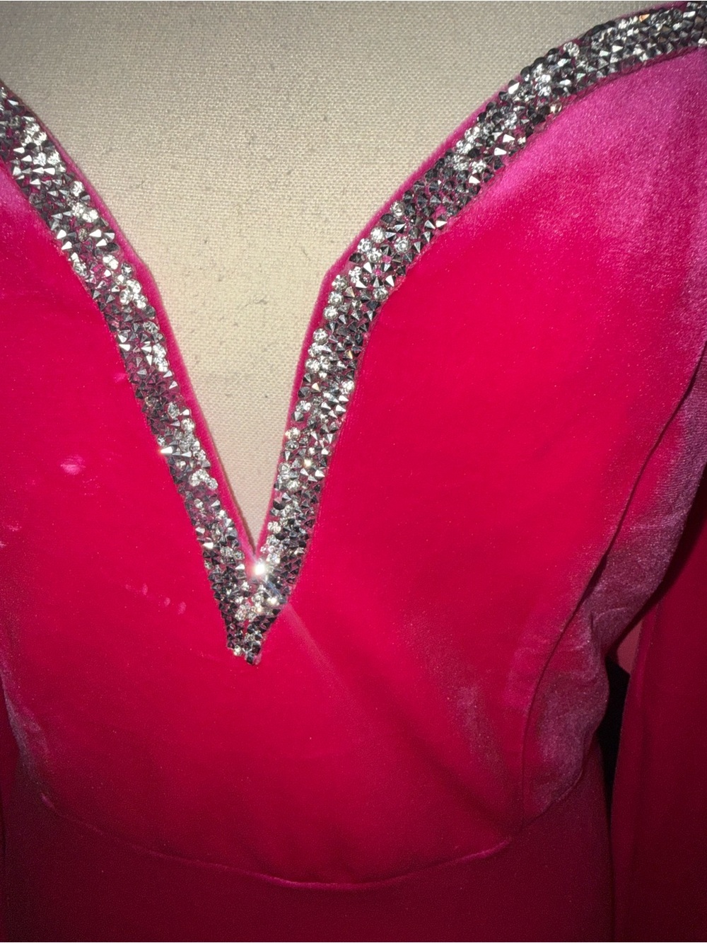 hot pink ShoeDazzle Christine Quinn velvet bodycon dress crystal-studded trim - Picture 5 of 7